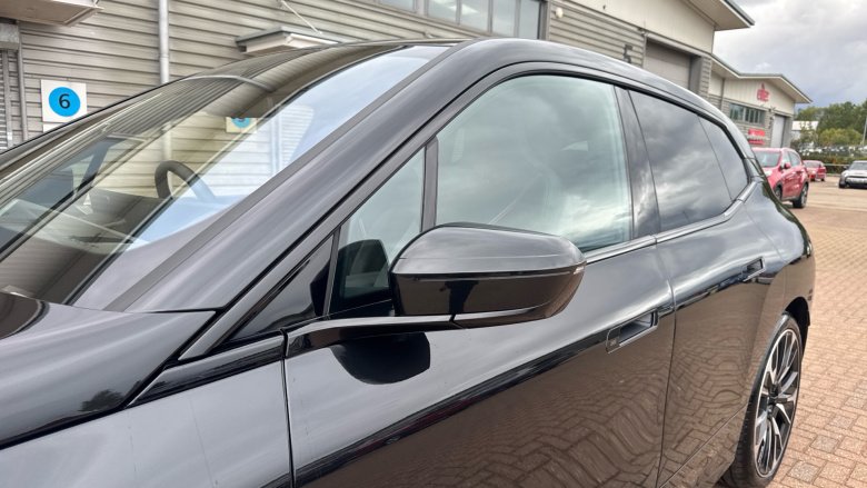 BMW iX 400kW xDrive60 M Sport 112kWh 5dr Auto [Pro Pack] Electric Estate